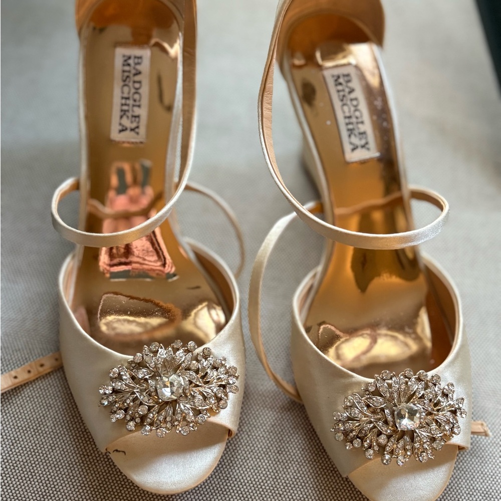 Badgley Mischka Women's Cream Embellished Heels